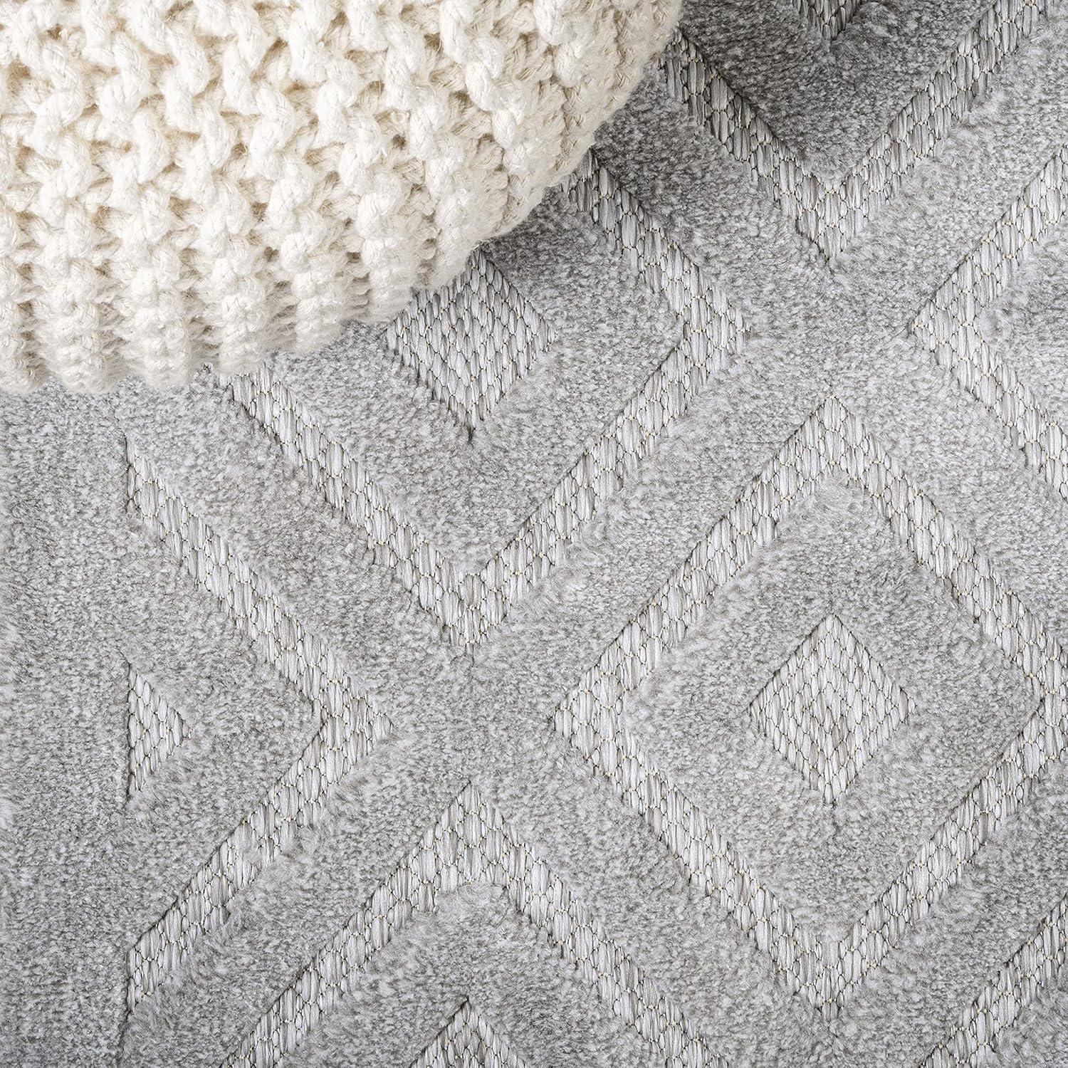 imageJONATHAN Y Diamond Trellis Indoor Outdoor Round Area Rug 5 Ft Dark Gray Portmany Neutral for Backyard Patio Porch EasyCleaning High Traffic PetFriendly NonShedding IBZ104A5RLight Gray