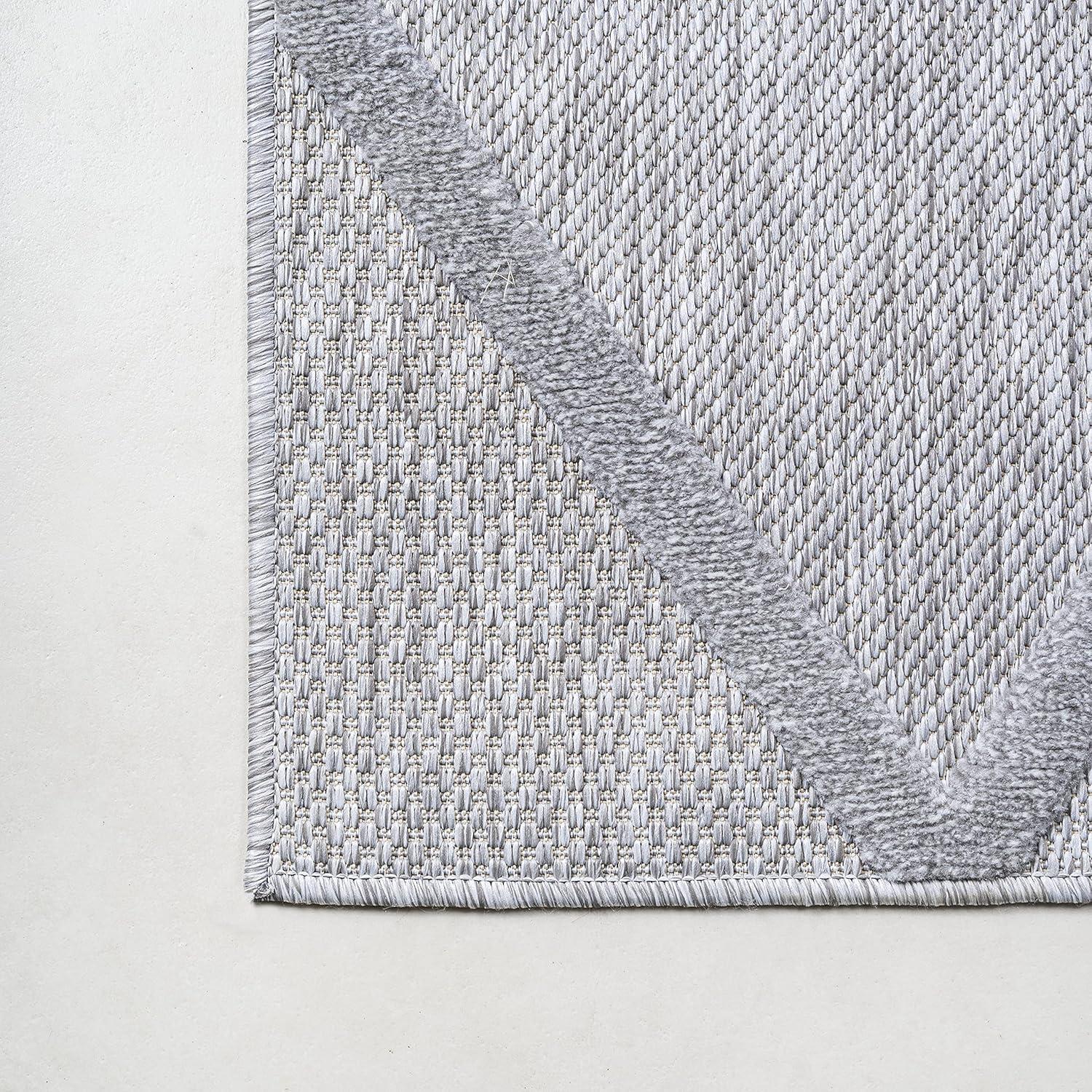 imageJONATHAN Y Diamond Trellis Indoor Outdoor Runner Rug 2X8 Dark Gray Salines for Backyard Patio Porch EasyCleaning High Traffic PetFriendly NonShedding IBZ101A28Light Gray