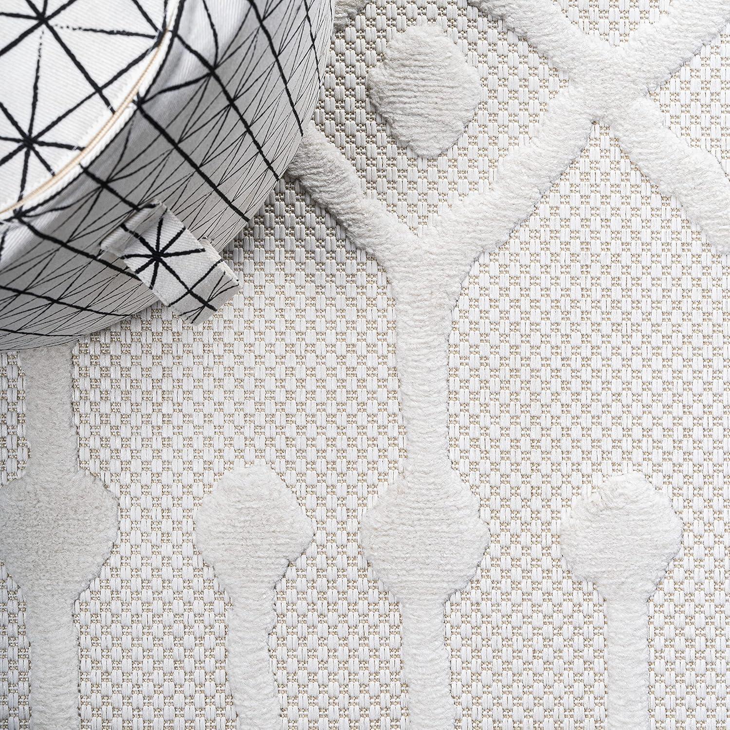 imageJONATHAN Y Moroccan Diamond Indoor Outdoor Round Area Rug 5 Ft Light Gray Peralta for Backyard Patio Porch EasyCleaning High Traffic PetFriendly NonShedding IBZ103C5RIvory