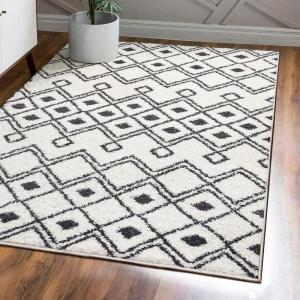 JONATHAN Y Caimari Moroccan Diamond Shag White/Gray Runner Rug, 2×8, Bohemian, Contemporary, Easy-Cleaning for Living Room, Bedroom, Kitchen, Pet Friendly, Non-Shedding (MOH412A-28)(3′ x 5′ (Rectangular))
