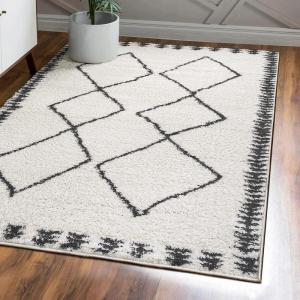 JONATHAN Y Calvia Moroccan Diamond Shag White/Gray Runner Rug, 2×8, Bohemian, Contemporary, Easy-Cleaning for Living Room, Bedroom, Kitchen, Pet Friendly, Non-Shedding (MOH404A-28)(3′ x 5′ (Rectangular))