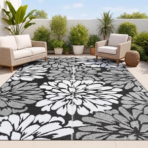 JONATHAN Y Meadow Grace Polypropylene Bloom Modern Floral Waterproof Reversible Plastic Straw Outdoor Area Rug for Patio and Entryway, 3′ x 5′, Black and Cream MDW100A-3(Gray/White)